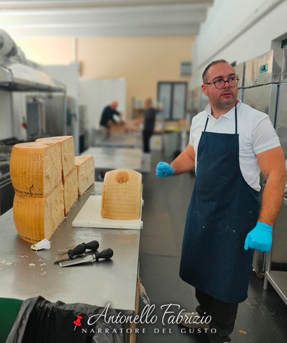 Taglio forma di parmigiano